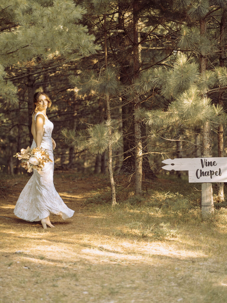 A Wisconsin Bride at the venue Burlap & Bells.