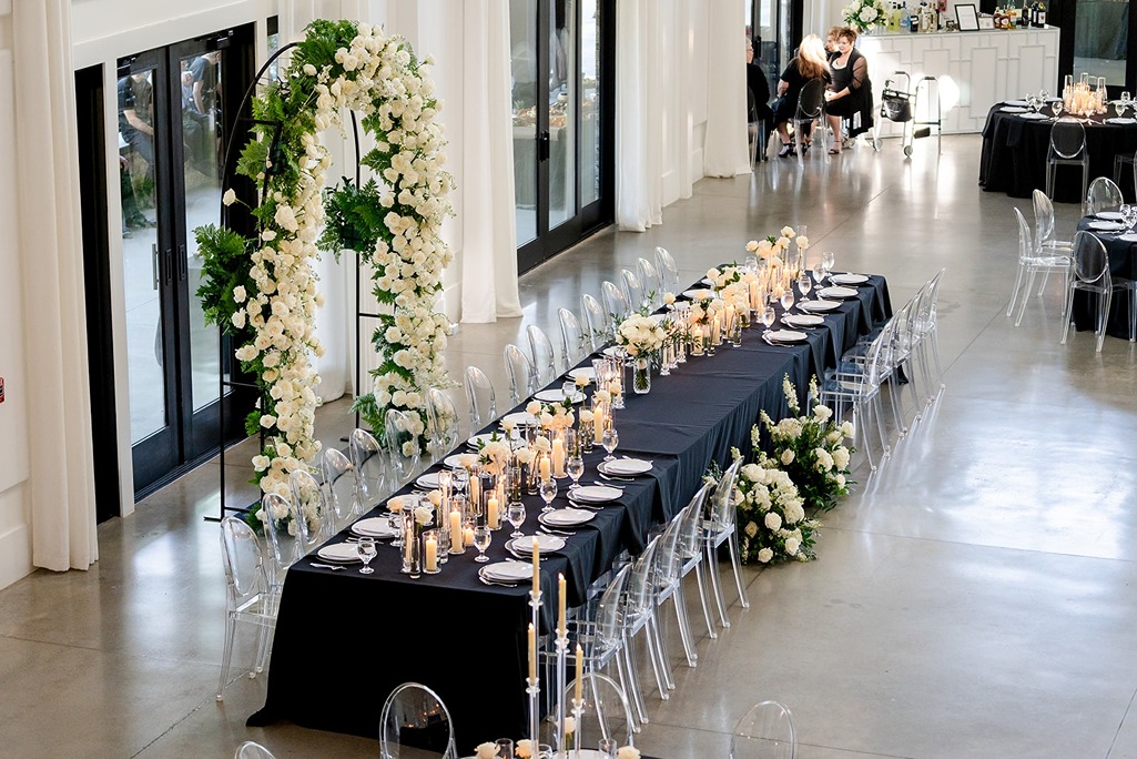 the table setting at the revere