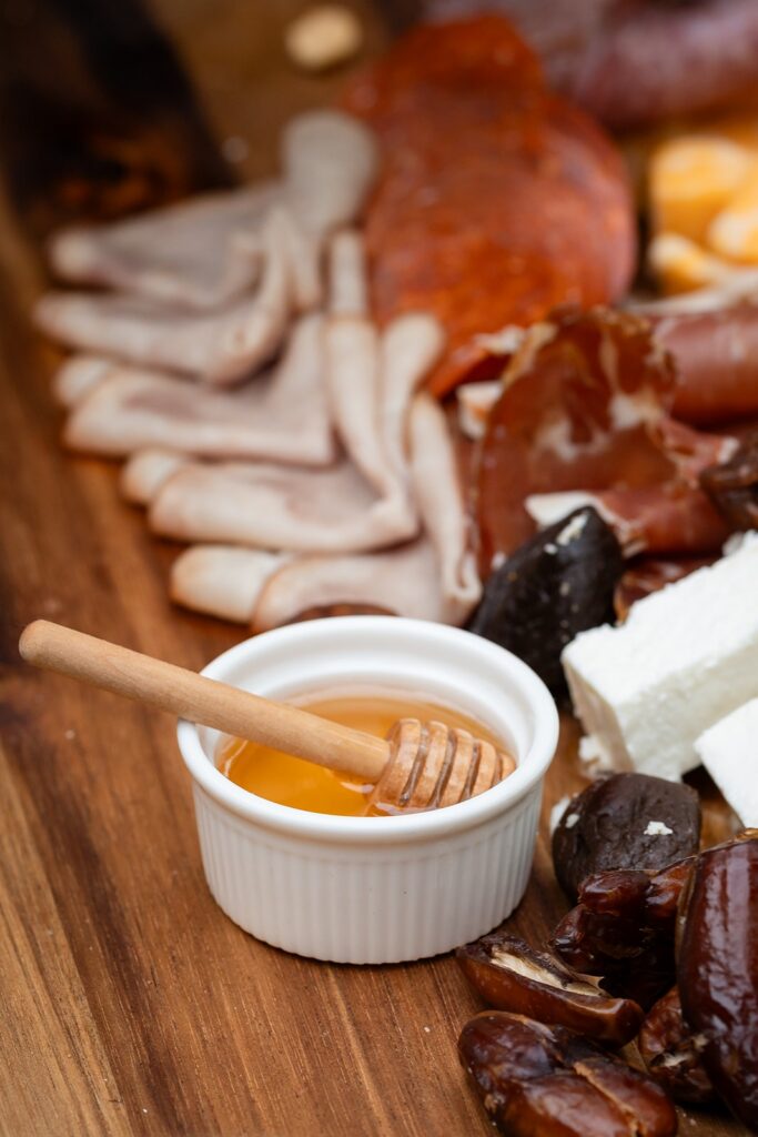 Average Cost of Wedding in Georgia | Kalyn Wolf Studios Hors d'oeuvres set out for cocktail hour showcasing average wedding cost in Georgia.