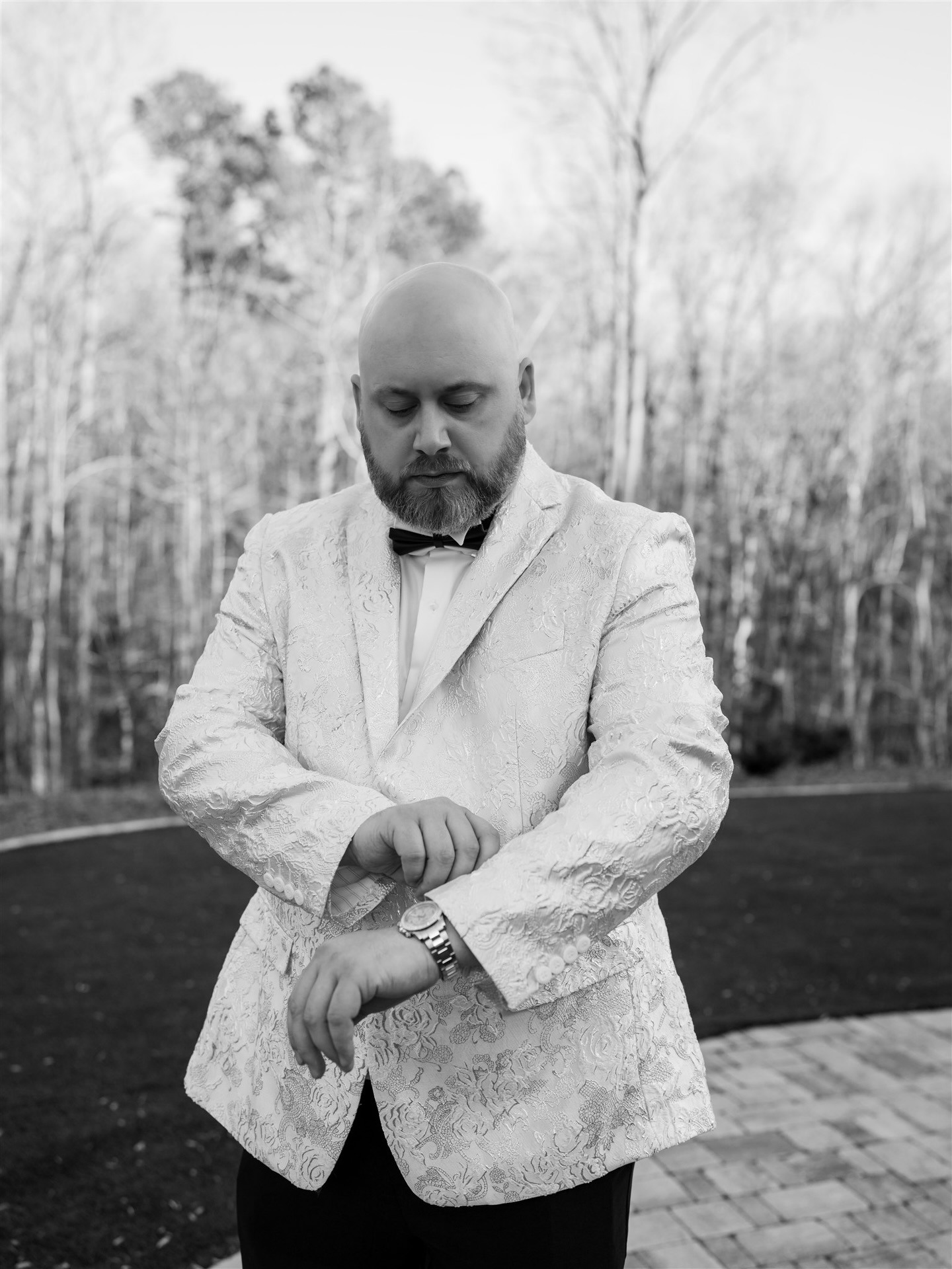 Groom photographed before the ceremony at Dunagan Hills